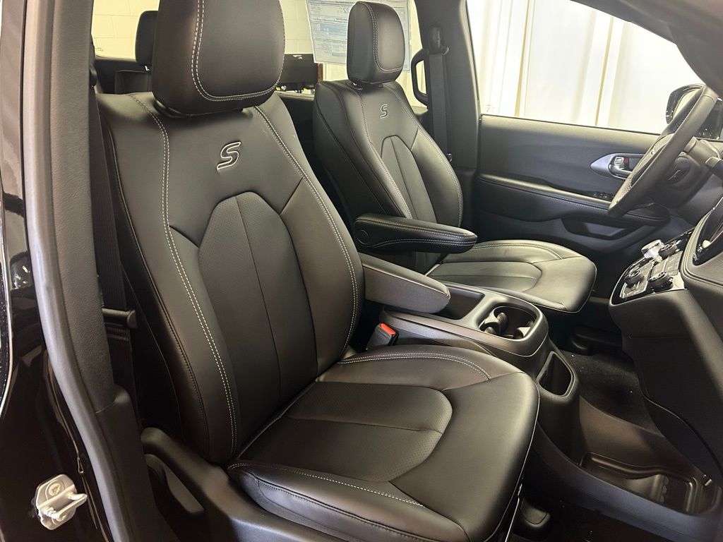 new 2026 Chrysler Pacifica car, priced at $48,575