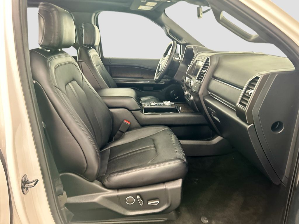 Thumbnail: 2019 Ford Expedition - 19
