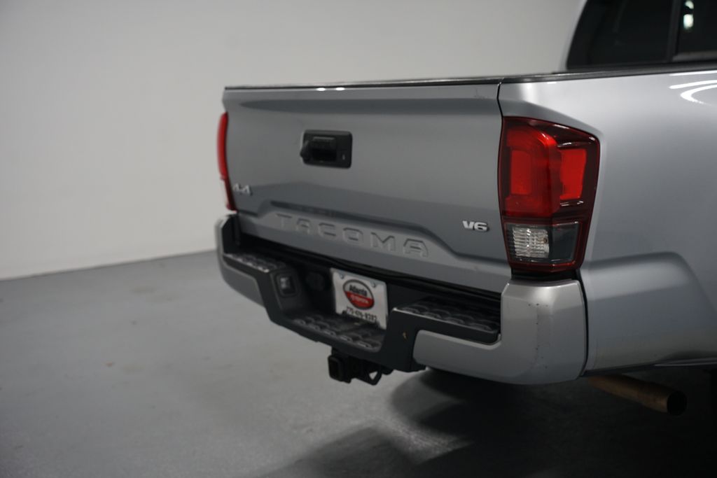Thumbnail: 2021 Toyota Tacoma - 9