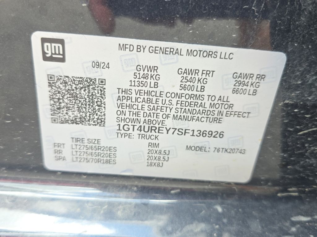 Used 2025 Silver GMC Denali image 20