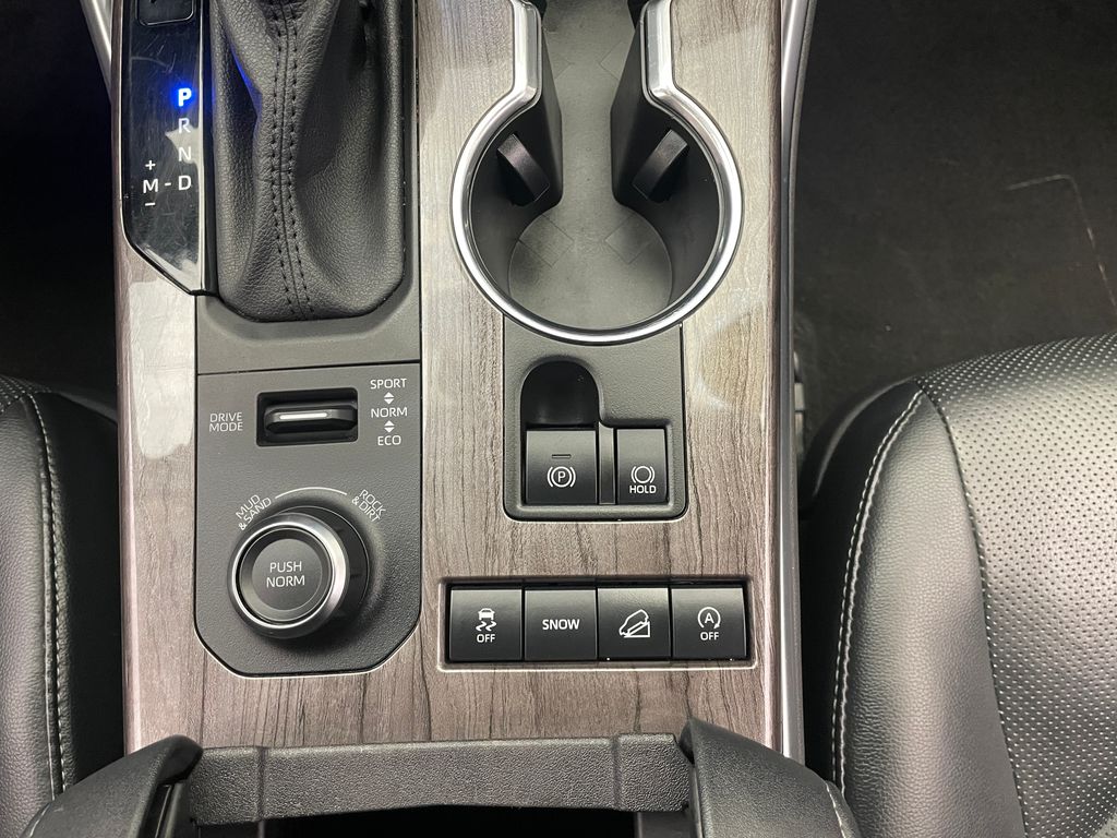 2021 Toyota Highlander Limited 29