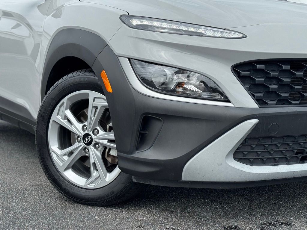 2023 Hyundai Kona SEL Silver - Jim Hudson Acura - Image 3