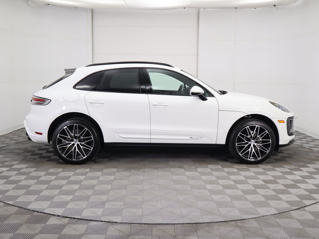 Thumbnail: 2025 Porsche Macan - 8