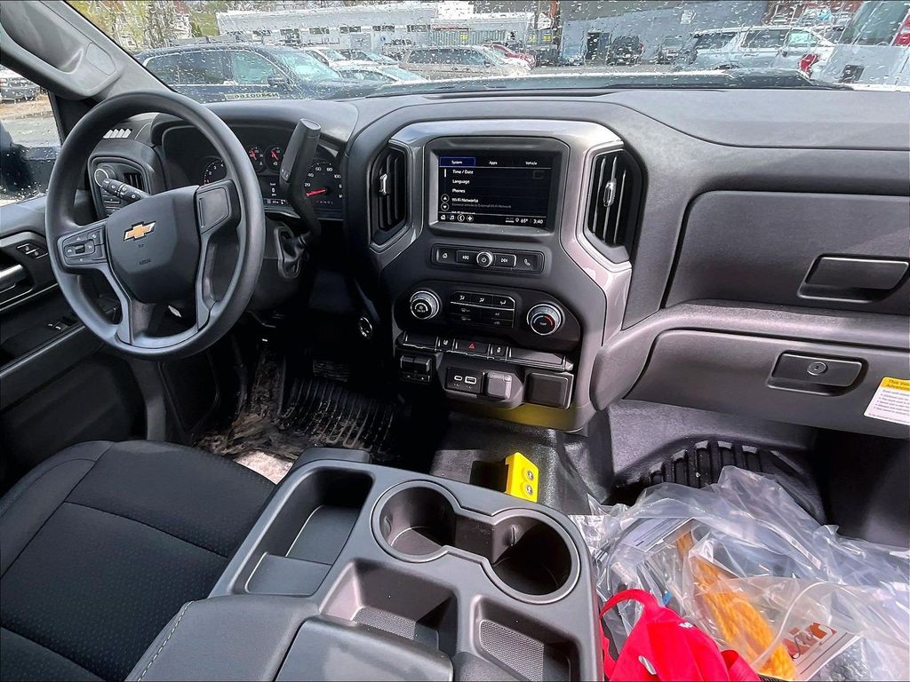 2026 Chevrolet Silverado 3500HD — photo 12