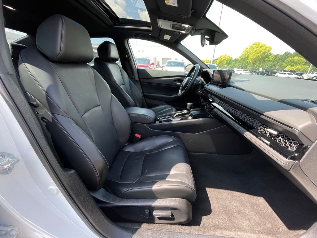 Thumbnail: 2023 Honda Accord - 32