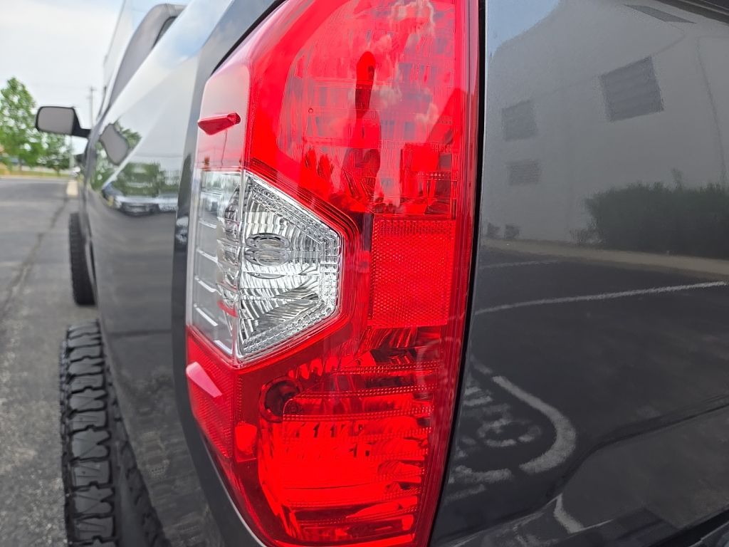 Thumbnail: 2014 Toyota Tundra - 10