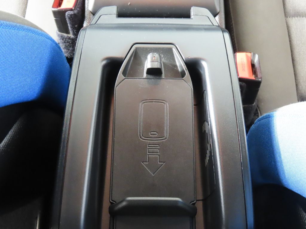 Thumbnail: 2019 BMW i3 - 24