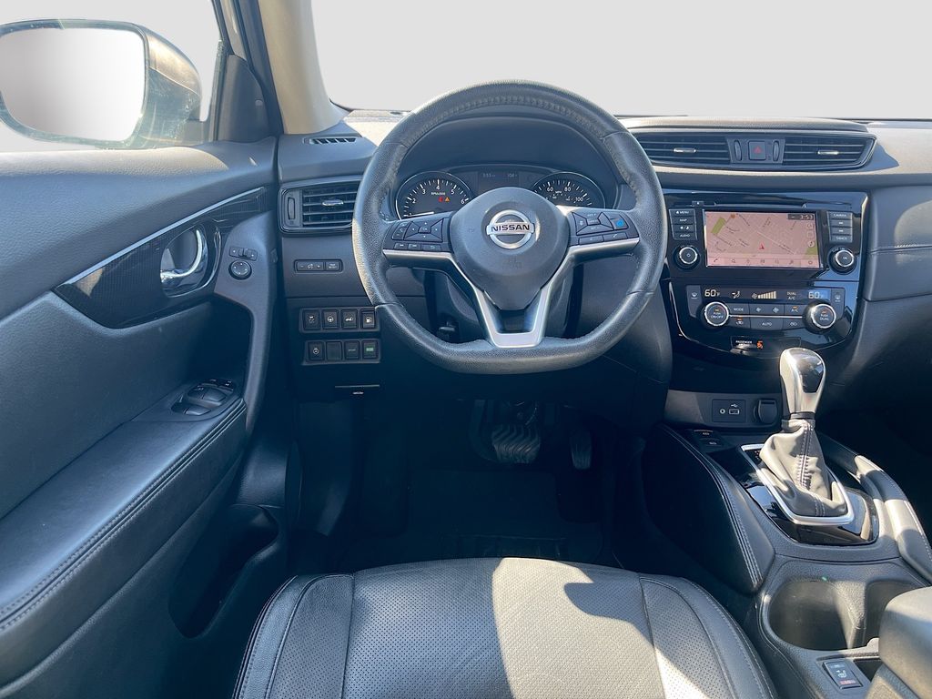 Used 2020 Silver Nissan SL image 22