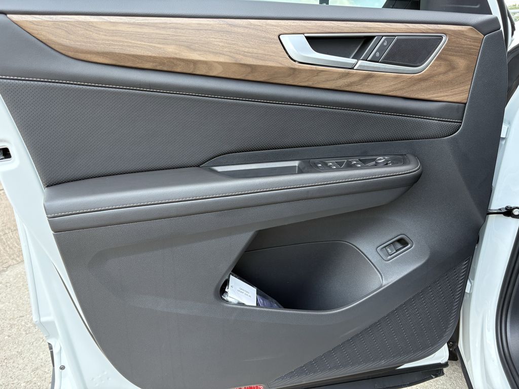 New 2026 Opal White Volkswagen 2.0T SE w/Technology image 10