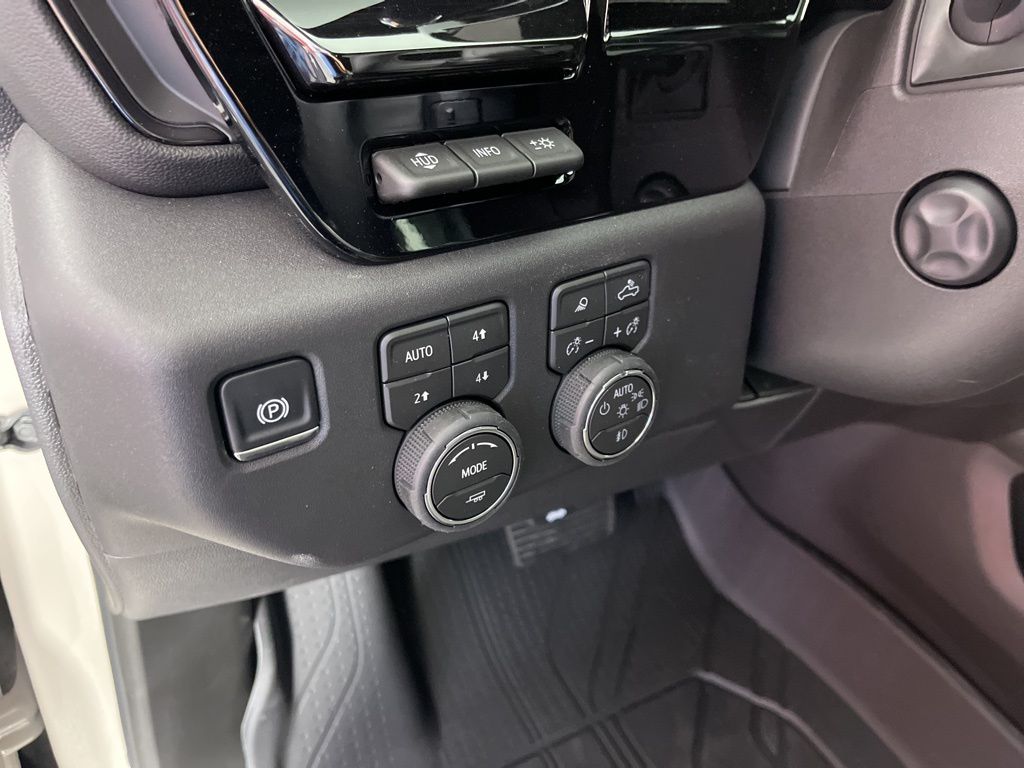 Thumbnail: 2026 Chevrolet Silverado 1500 - 29