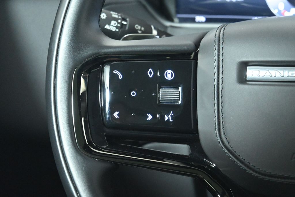 Thumbnail: 2025 Land Rover Range Rover Velar - 18