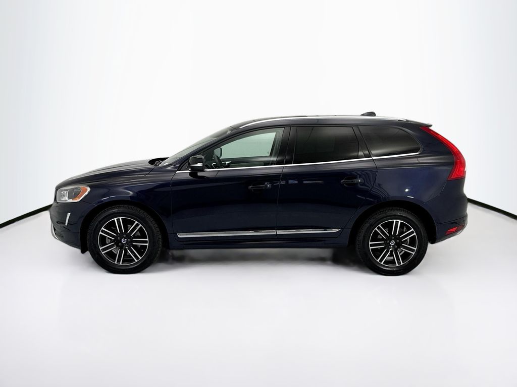Thumbnail: 2017 Volvo XC60 - 8