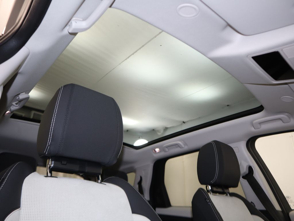 2024 Land Rover Discovery Sport S 19