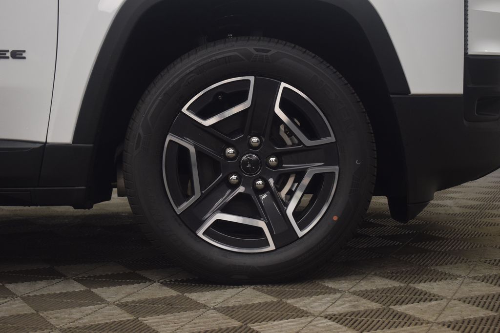 new 2026 Jeep Cherokee car, priced at $38,189
