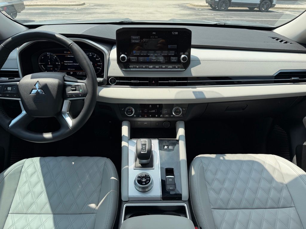 Used 2025 Mitsubishi Outlander PHEV SUV