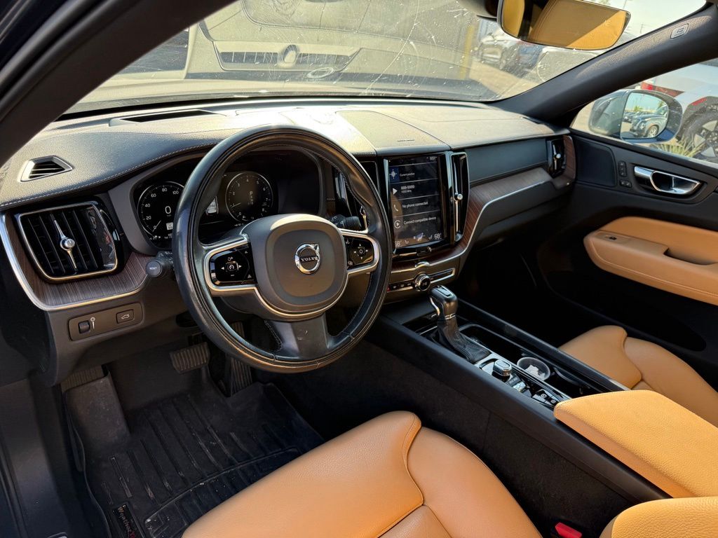 Thumbnail: 2020 Volvo XC60 - 7