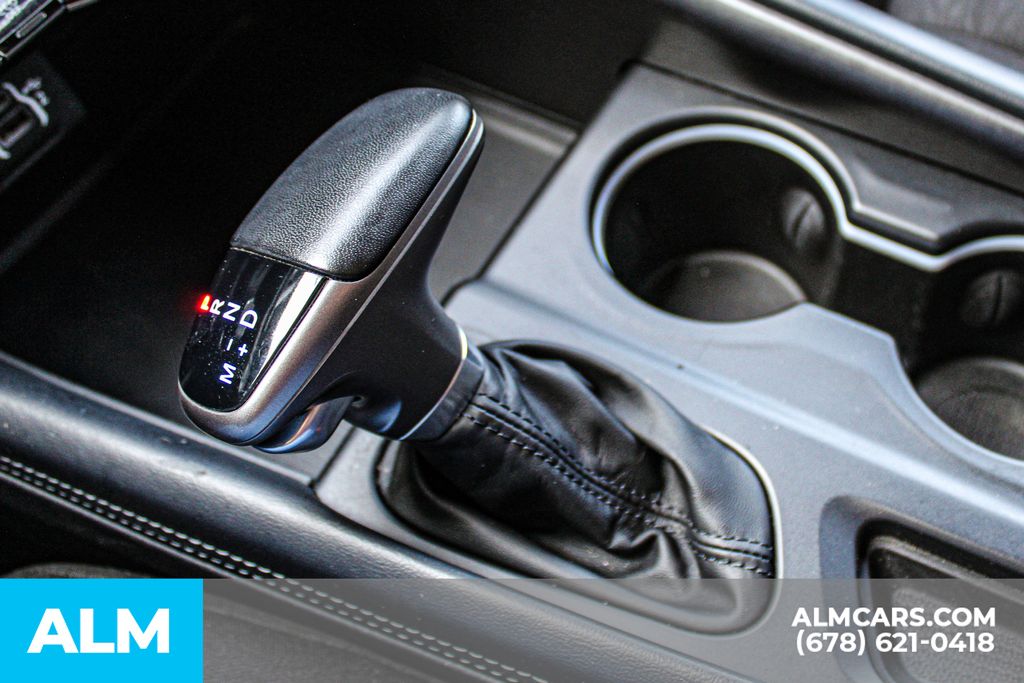 Used 2023 Black Dodge SXT image 32