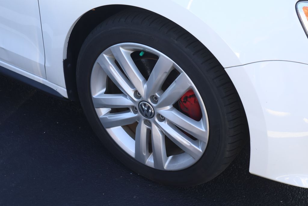 Thumbnail: 2013 Volkswagen Jetta - 5