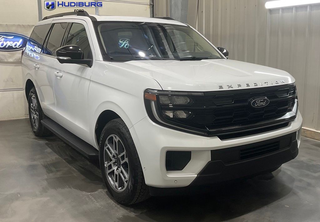 Oxford White 2025 Ford Expedition SUV / Crossover Four-Wheel Drive Automatic