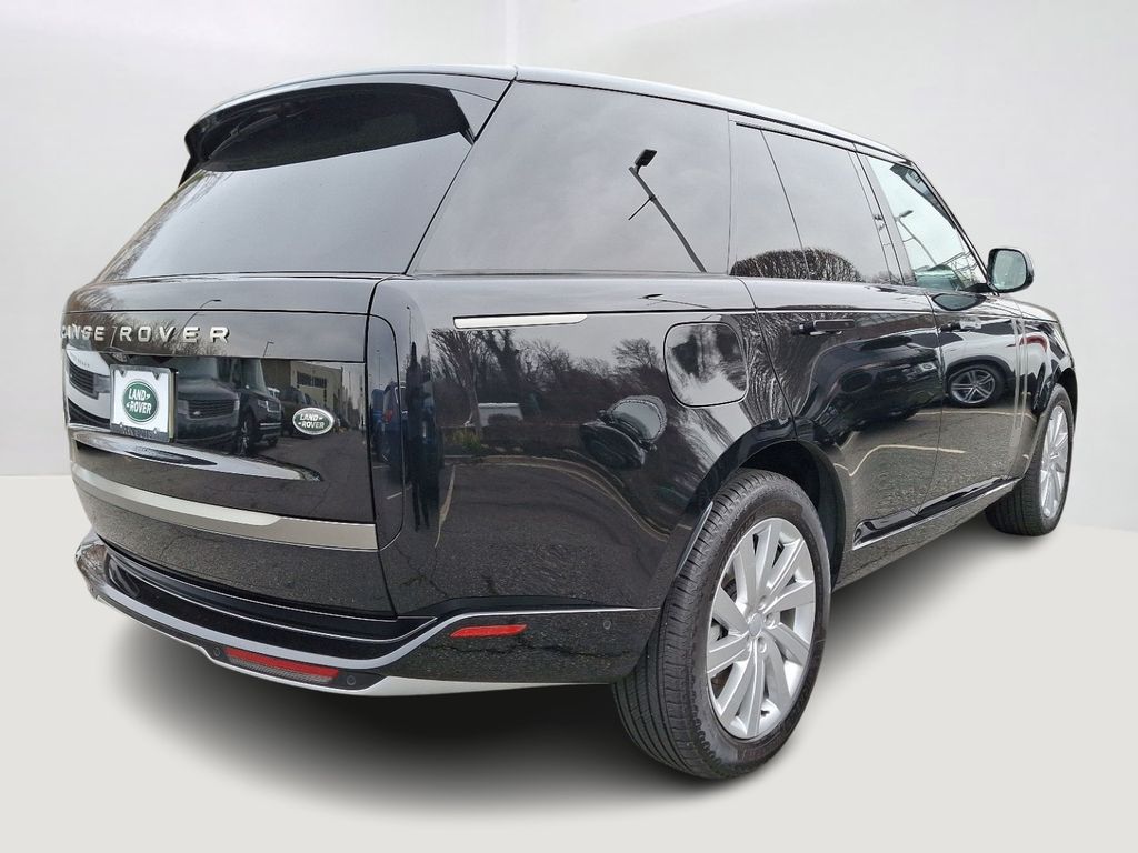 2023 Land Rover Range Rover SE 4