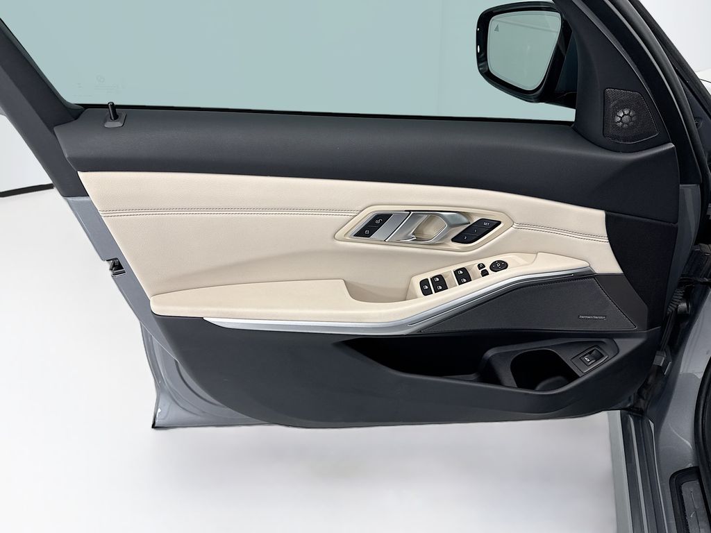 Thumbnail: 2023 BMW 3 Series - 23