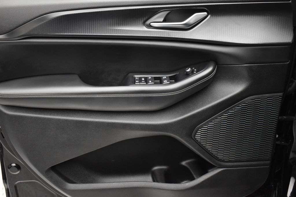 Thumbnail: 2023 Jeep Grand Cherokee - 9