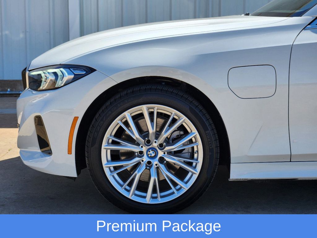 2024 BMW 3 Series 330e iPerformance 9