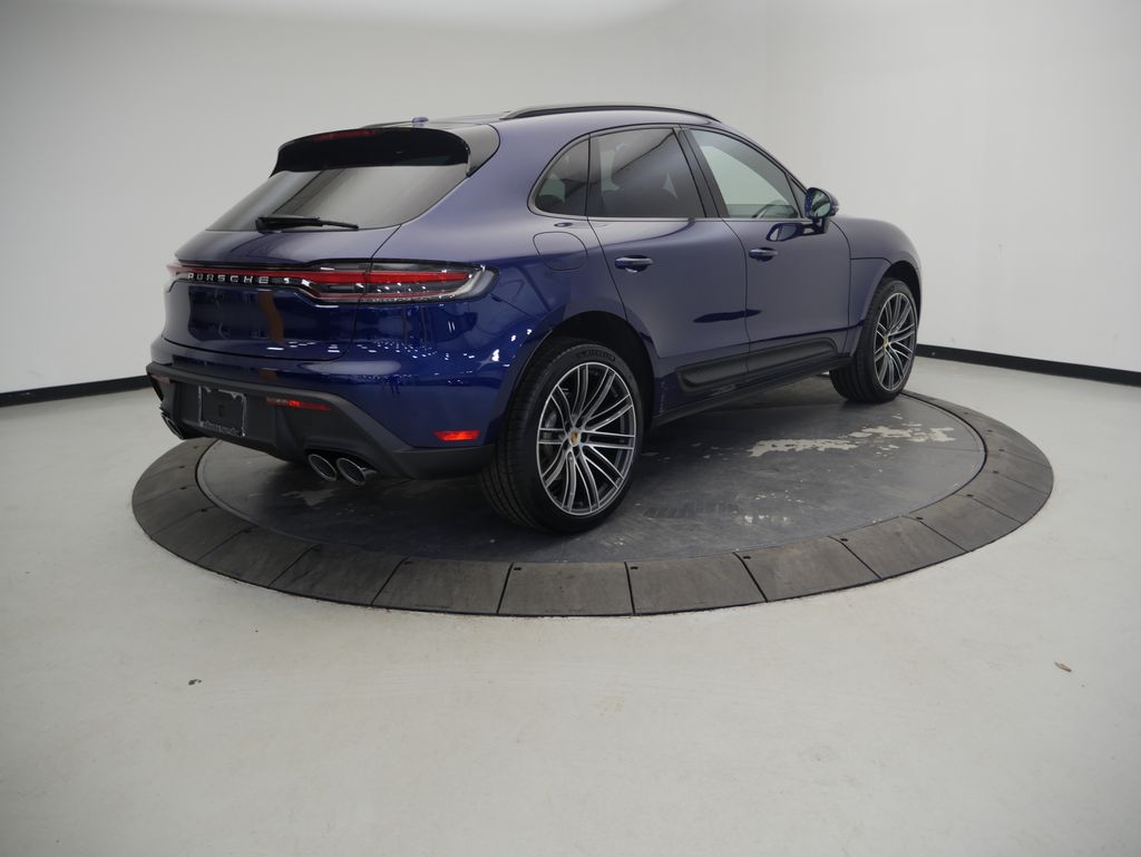 Thumbnail: 2026 Porsche Macan - 7