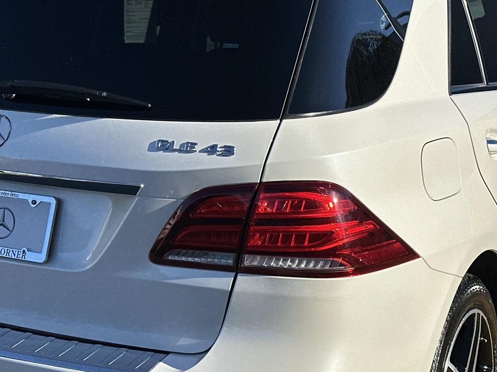 Thumbnail: 2018 Mercedes-Benz GLE - 8