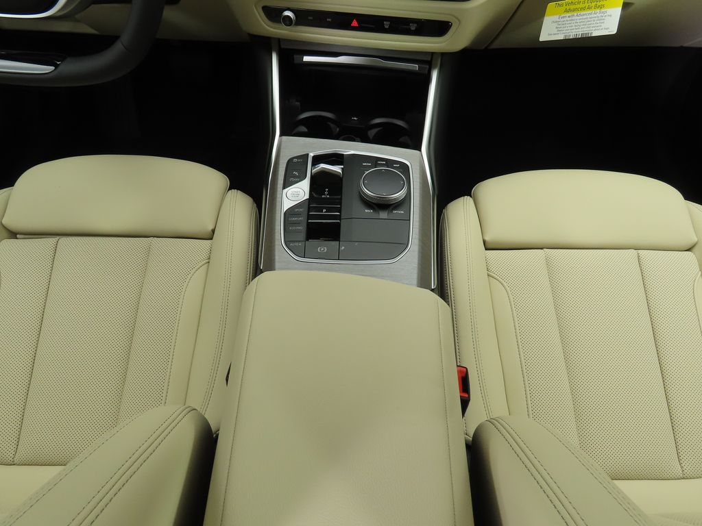 Thumbnail: 2026 BMW 3 Series - 16