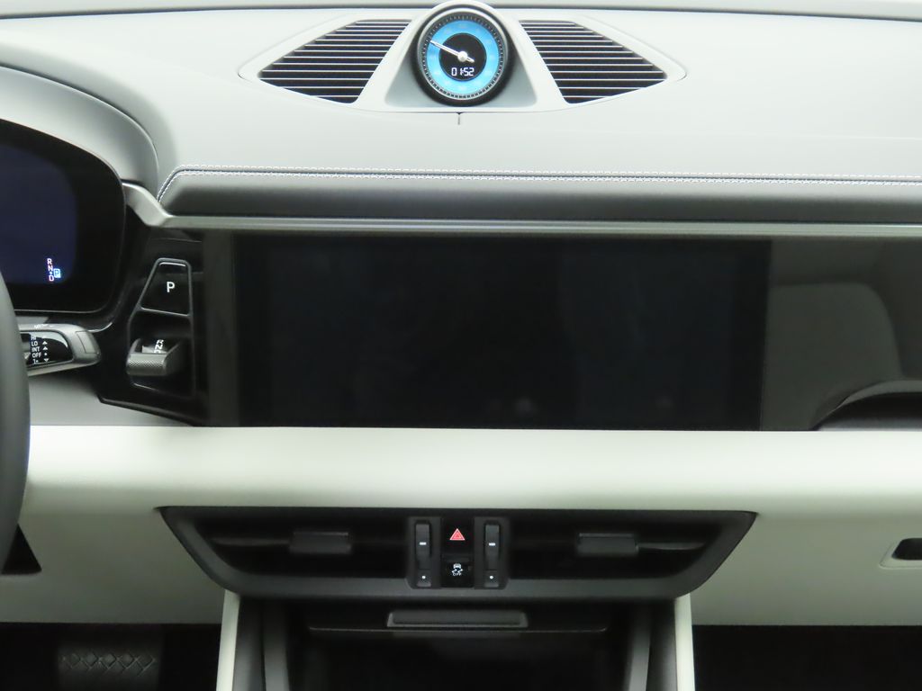 Thumbnail: 2025 Porsche Macan - 17