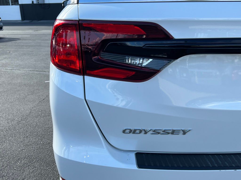 Thumbnail: 2023 Honda Odyssey - 11