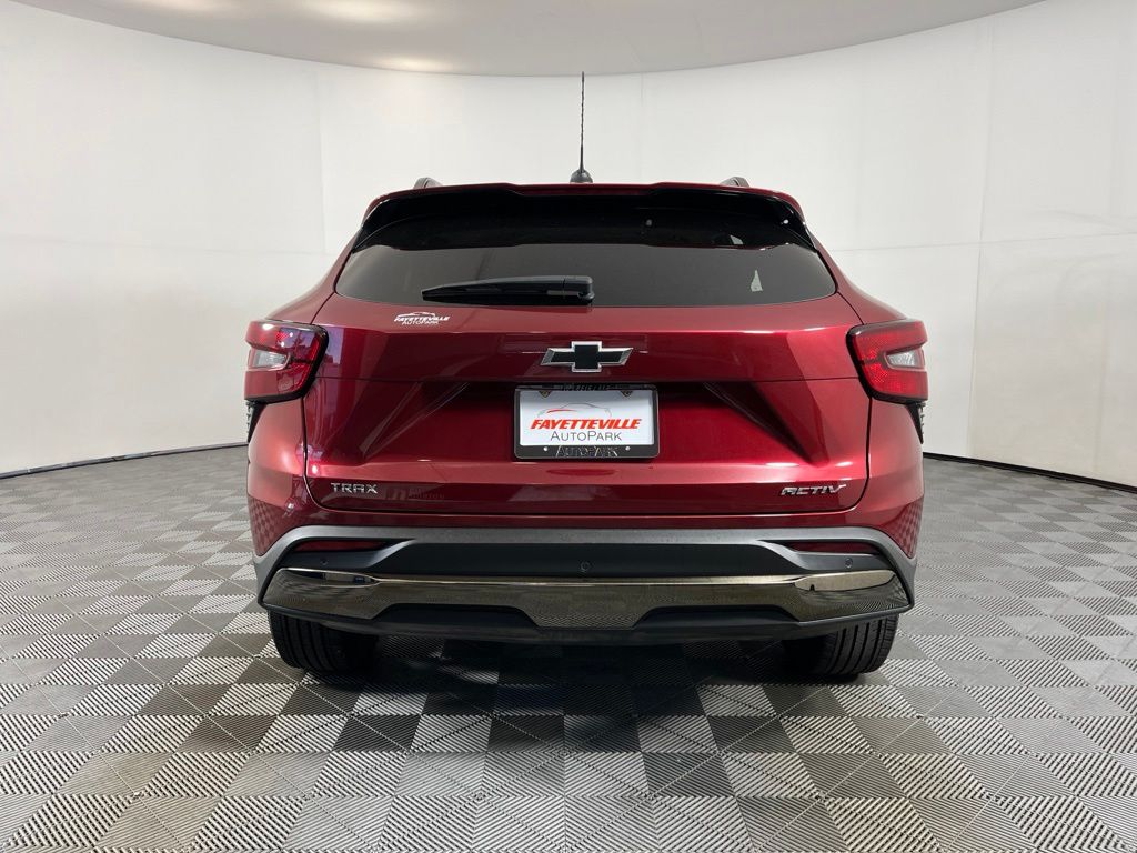Thumbnail: 2024 Chevrolet Trax - 12
