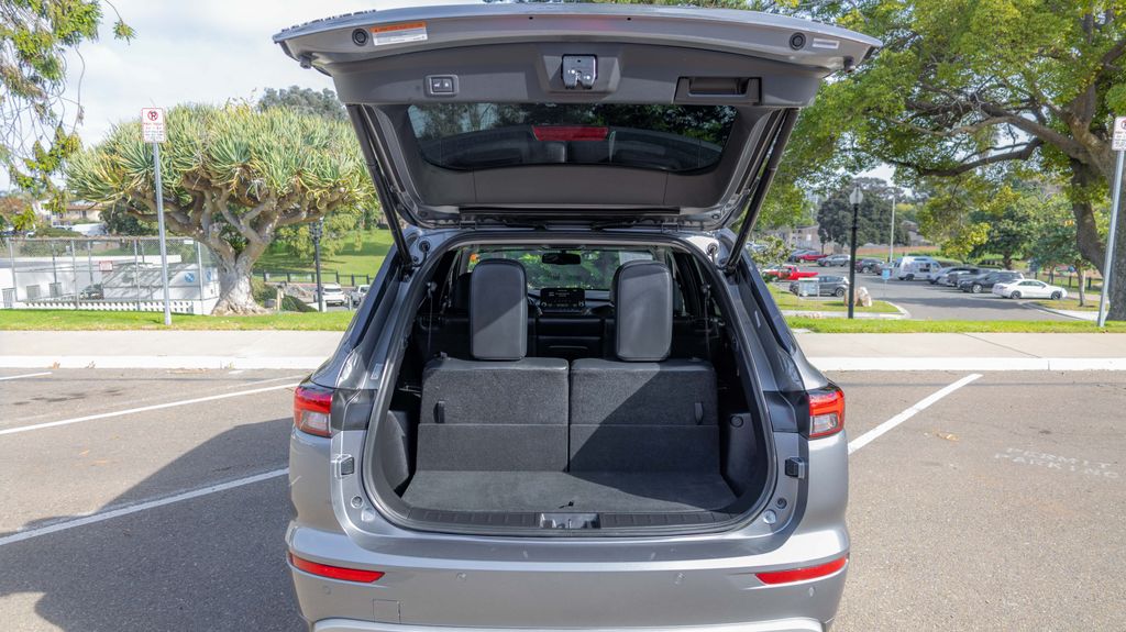 Used 2024 Mitsubishi Outlander SEL 4D Sport Utility