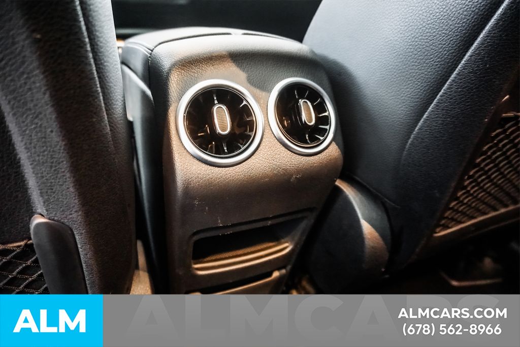 Used 2022 White Mercedes-Benz GLB 250 image 57
