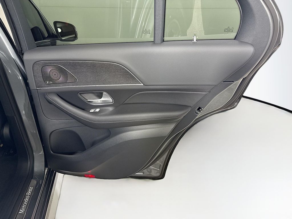 Thumbnail: 2026 Mercedes-Benz GLE - 28