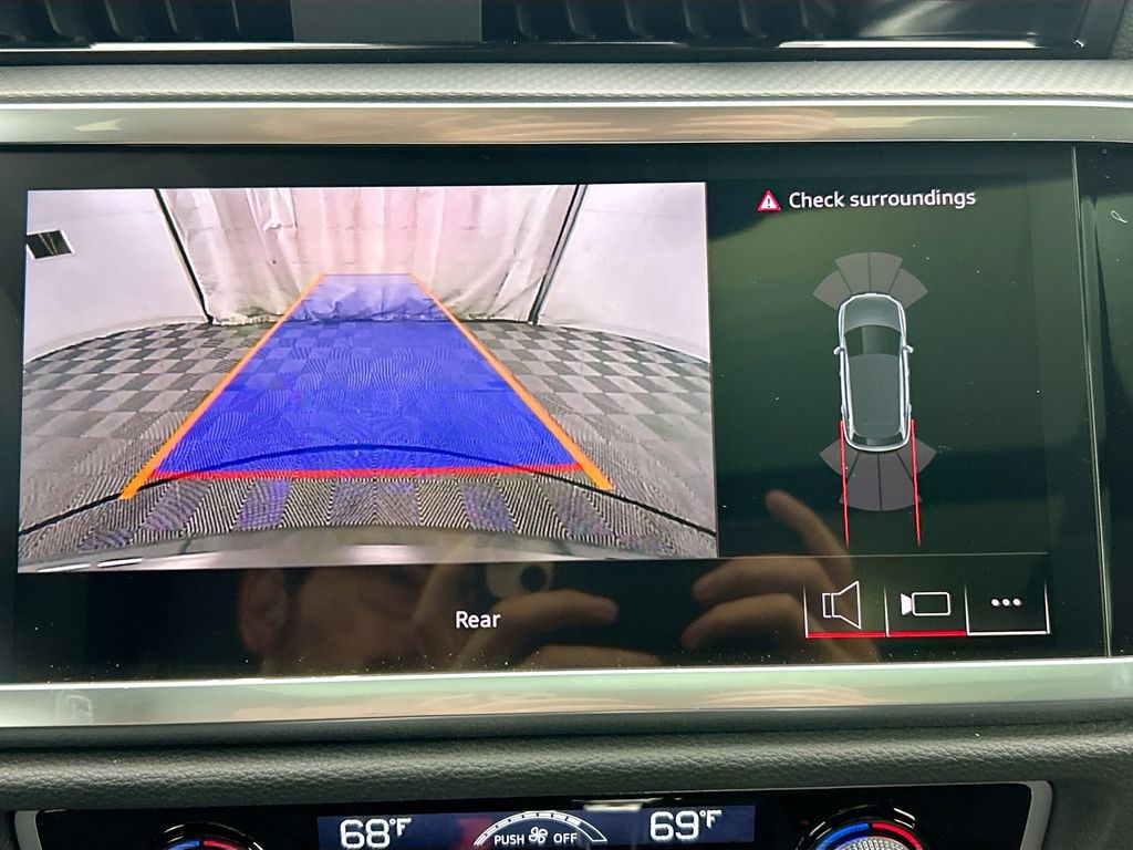 Thumbnail: 2025 Audi Q3 - 14