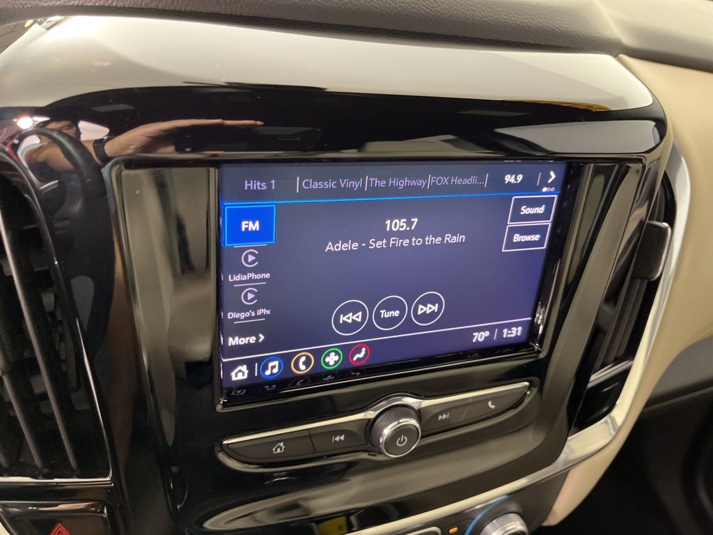 2022 Chevrolet Traverse LS 29