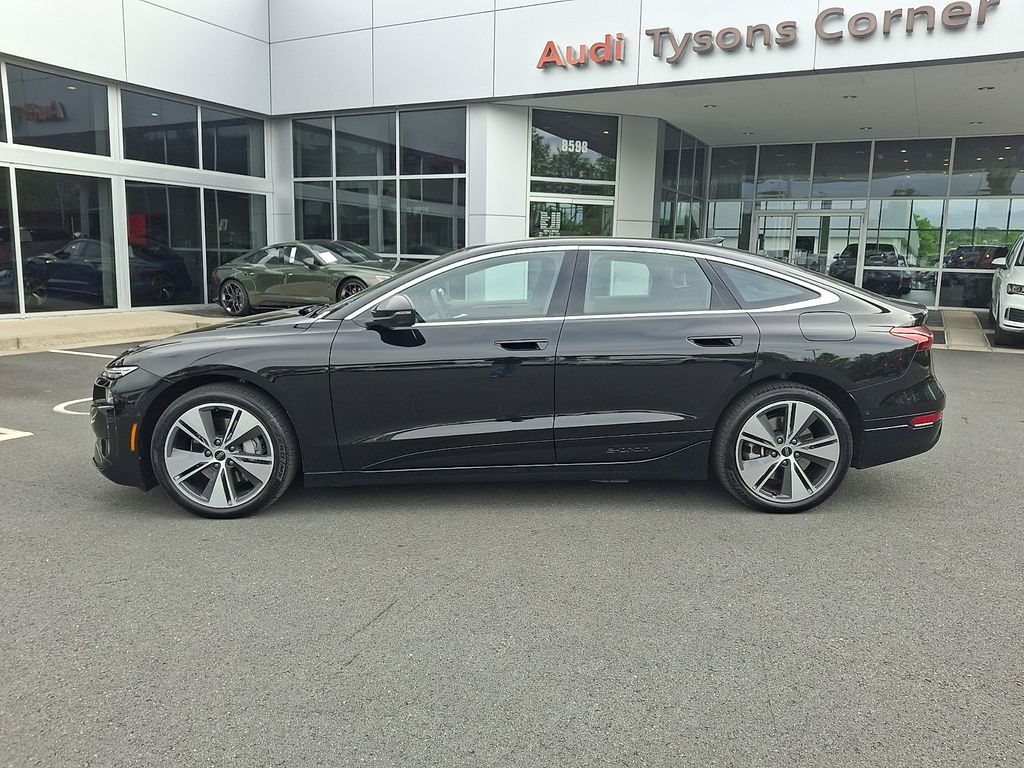 Thumbnail: 2025 Audi e-tron S - 7