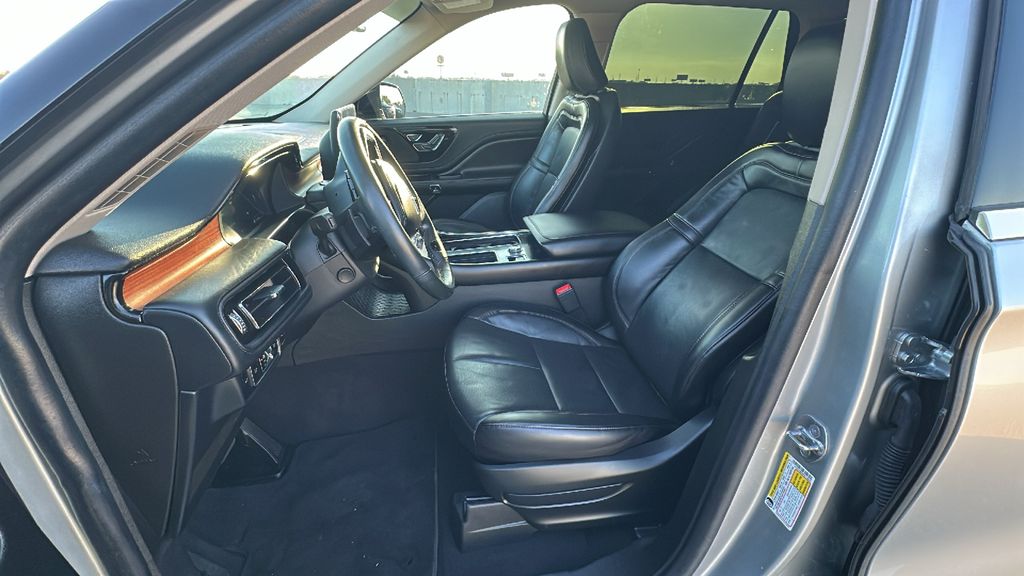 2023 Lincoln Aviator Reserve Silver at Gullo Toyota