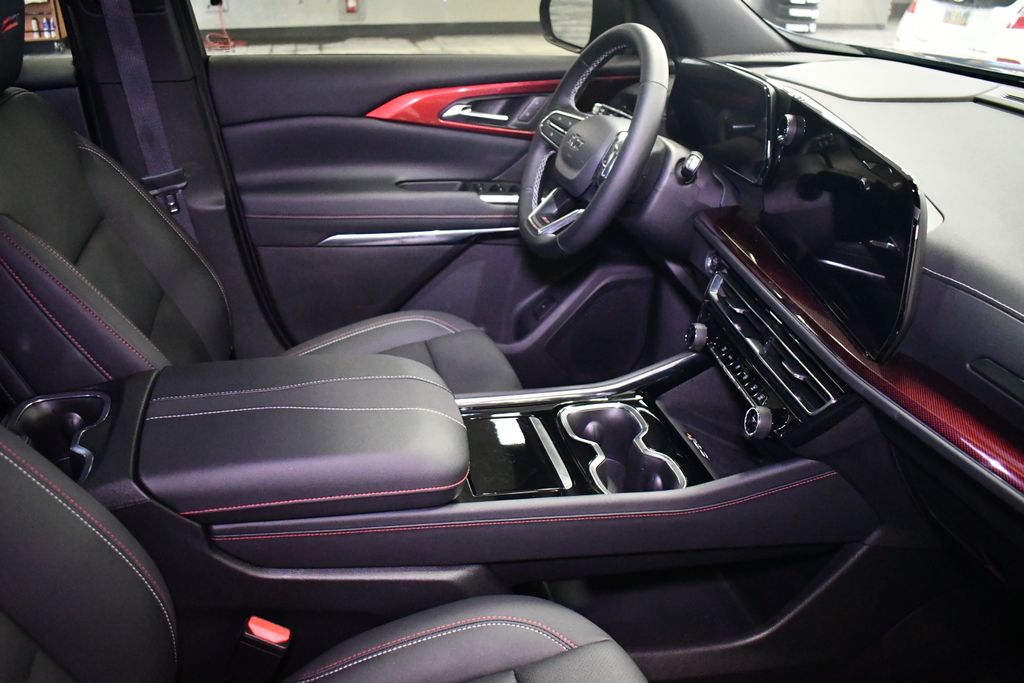 Thumbnail: 2025 Chevrolet Traverse - 31