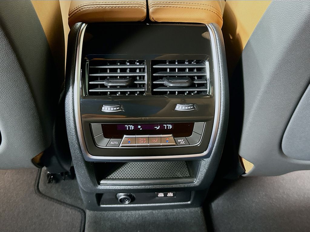 Thumbnail: 2026 BMW X5 - 18