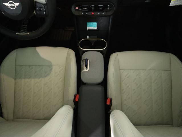 Thumbnail: 2026 MINI Cooper - 17