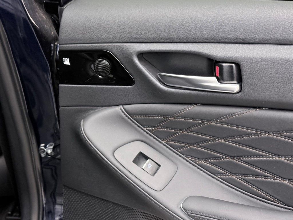 Thumbnail: 2021 Toyota Avalon - 23