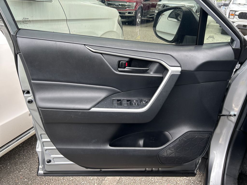 Certified Used 2020 Silver Toyota LE image 9