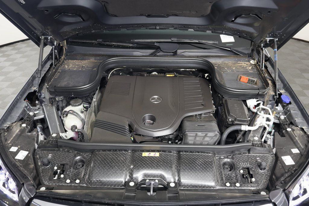 2025 Mercedes-Benz GLS 450 4MATIC 10