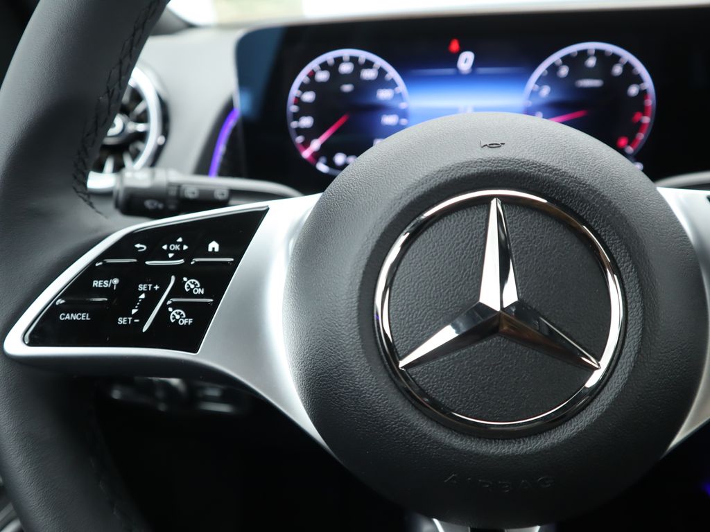 Thumbnail: 2025 Mercedes-Benz GLB - 11