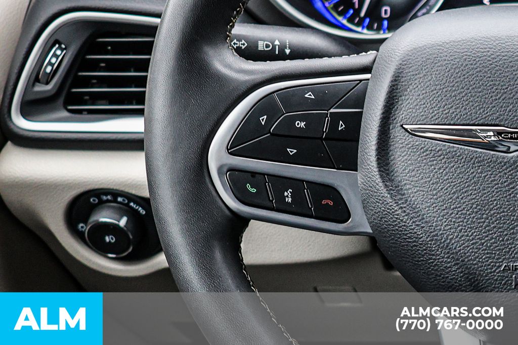 Used 2023 Black Chrysler Touring L image 35