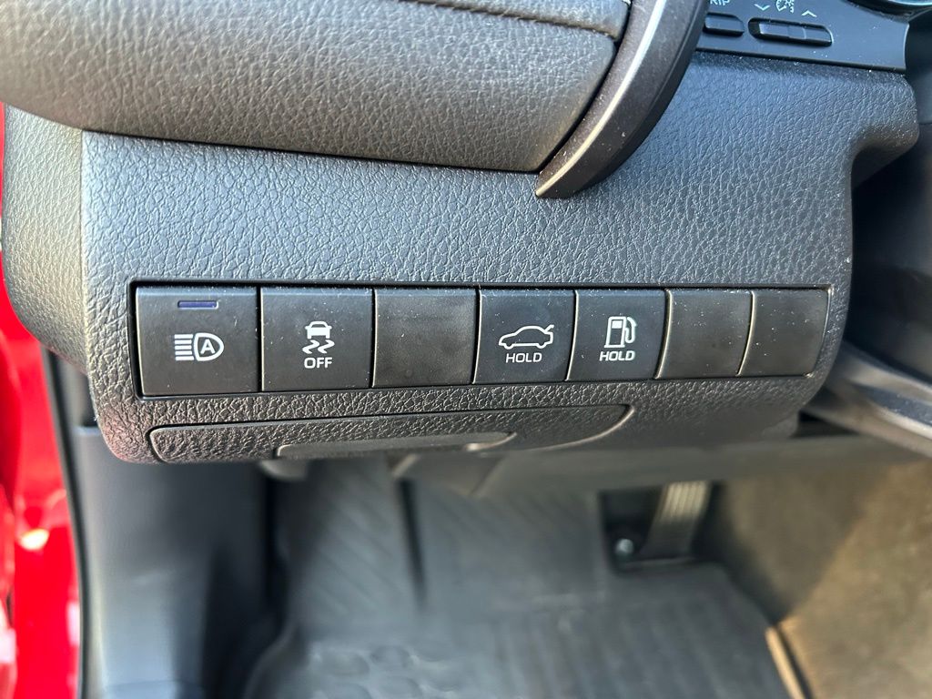 Thumbnail: 2022 Toyota Camry - 18