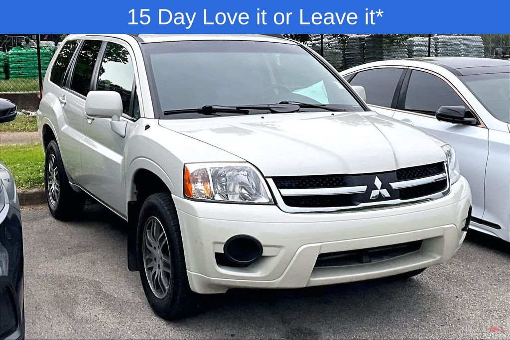 Silver 2008 Mitsubishi Endeavor SE SUV / Crossover Front-Wheel Drive 4-Speed Automatic